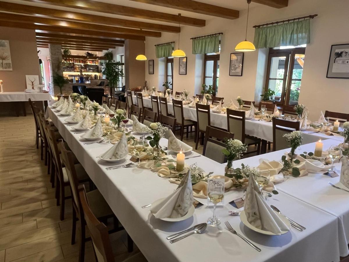 Hospudka Na Konci Sveta Hotel Nový Jičín Buitenkant foto