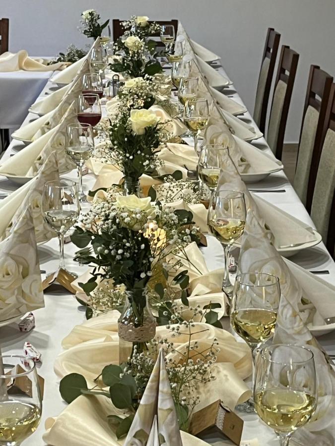 Hospudka Na Konci Sveta Hotel Nový Jičín Buitenkant foto
