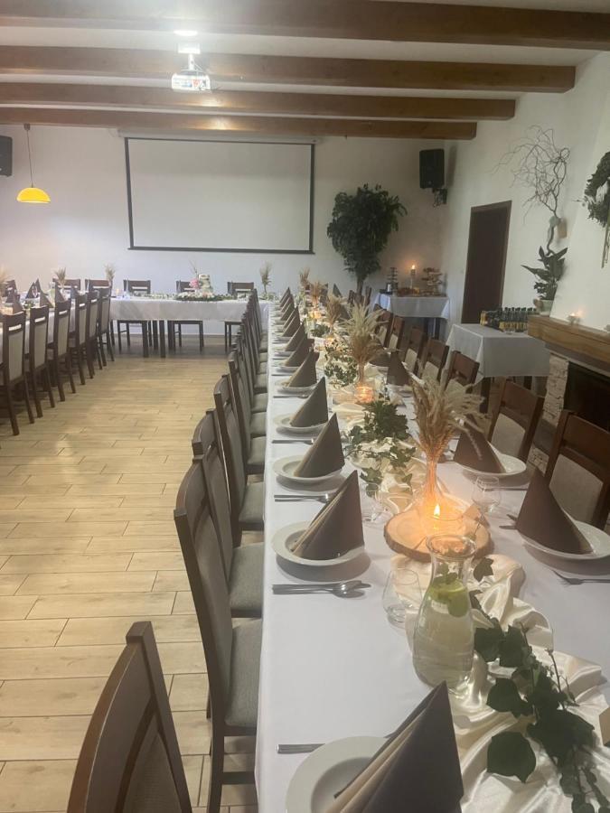 Hospudka Na Konci Sveta Hotel Nový Jičín Buitenkant foto